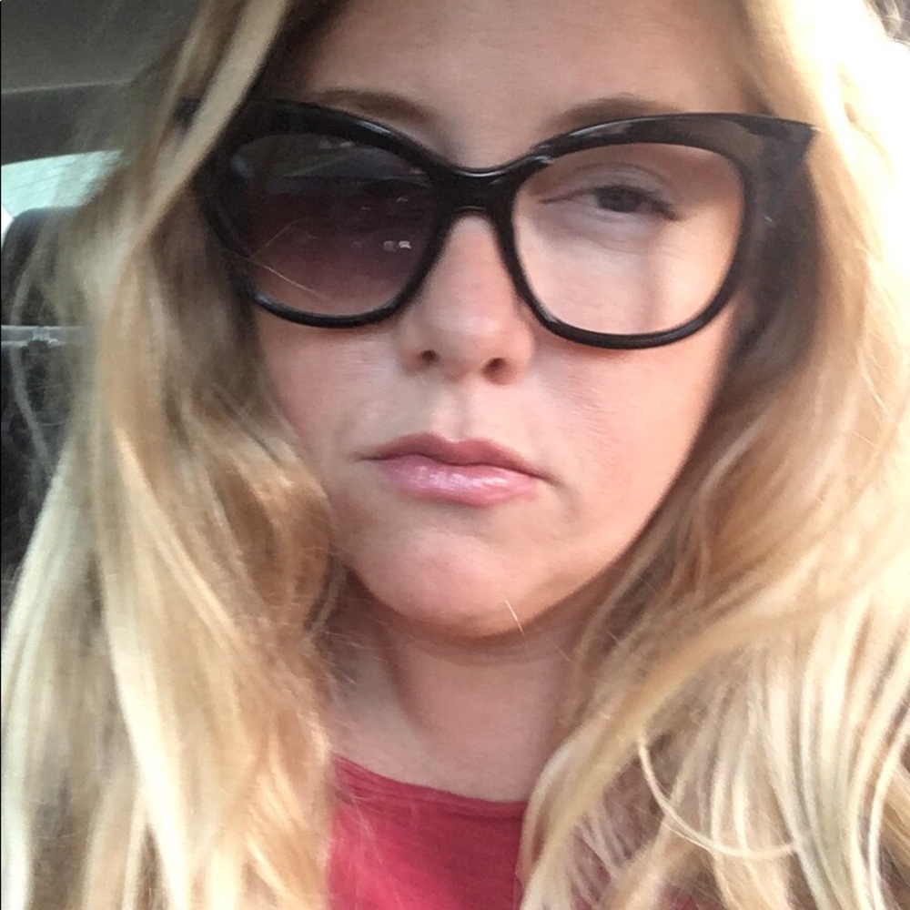 Meet your Posher, Laurel